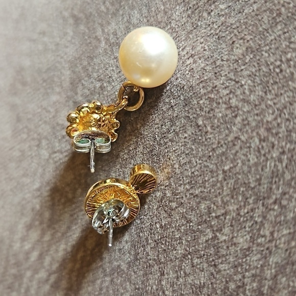 3/$30 VTG Mismatched Pearlesque Flapper Post Earrings - Picture 4 of 4